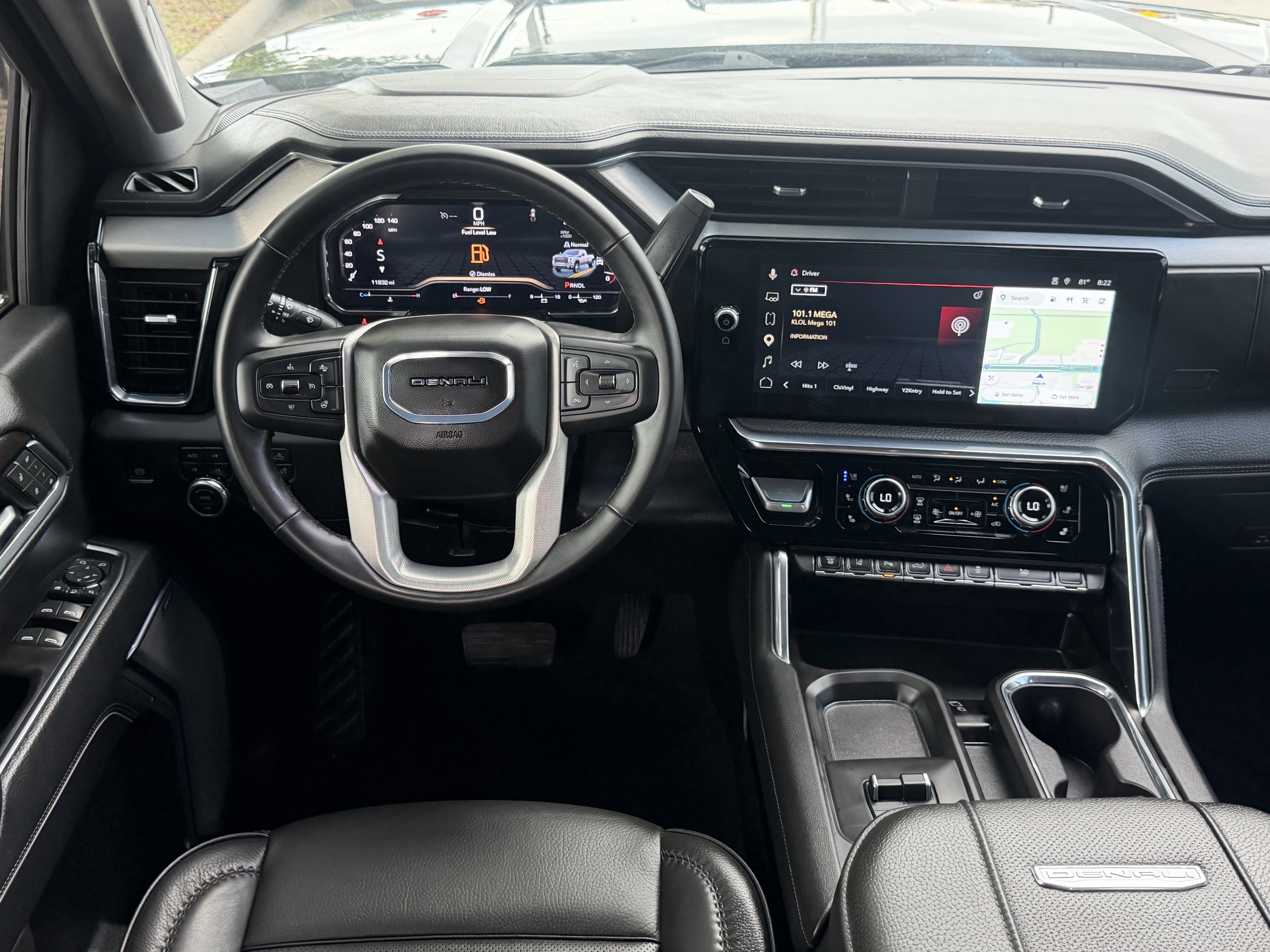 Used 2025 GMC Sierra 3500 Denali AWD/4WD image 14