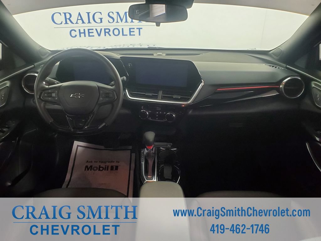 Used 2024 Chevrolet Trax RS w/ Sunroof Package FWD image 16