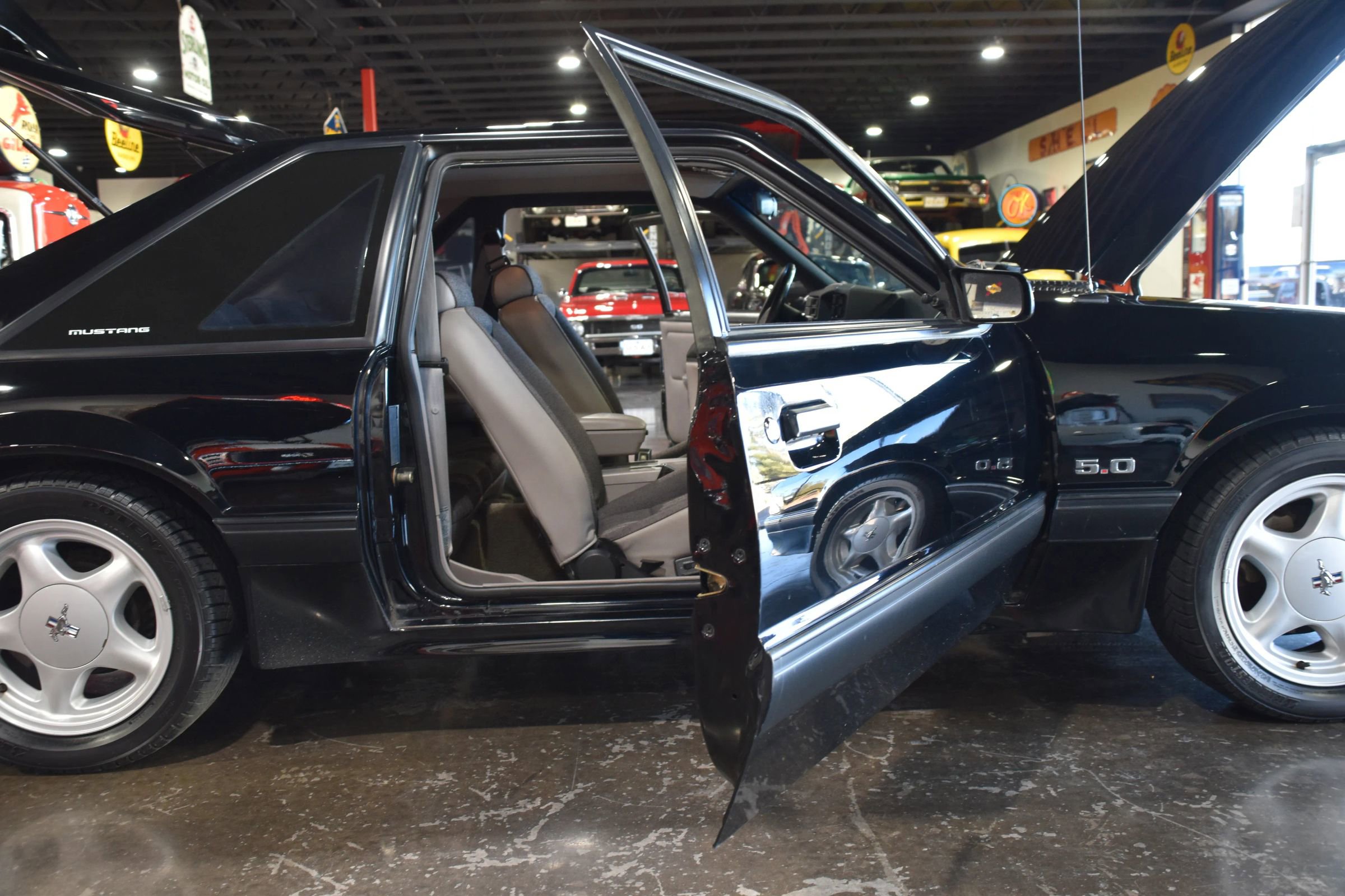 Used 1991 Ford Mustang LX RWD image 35