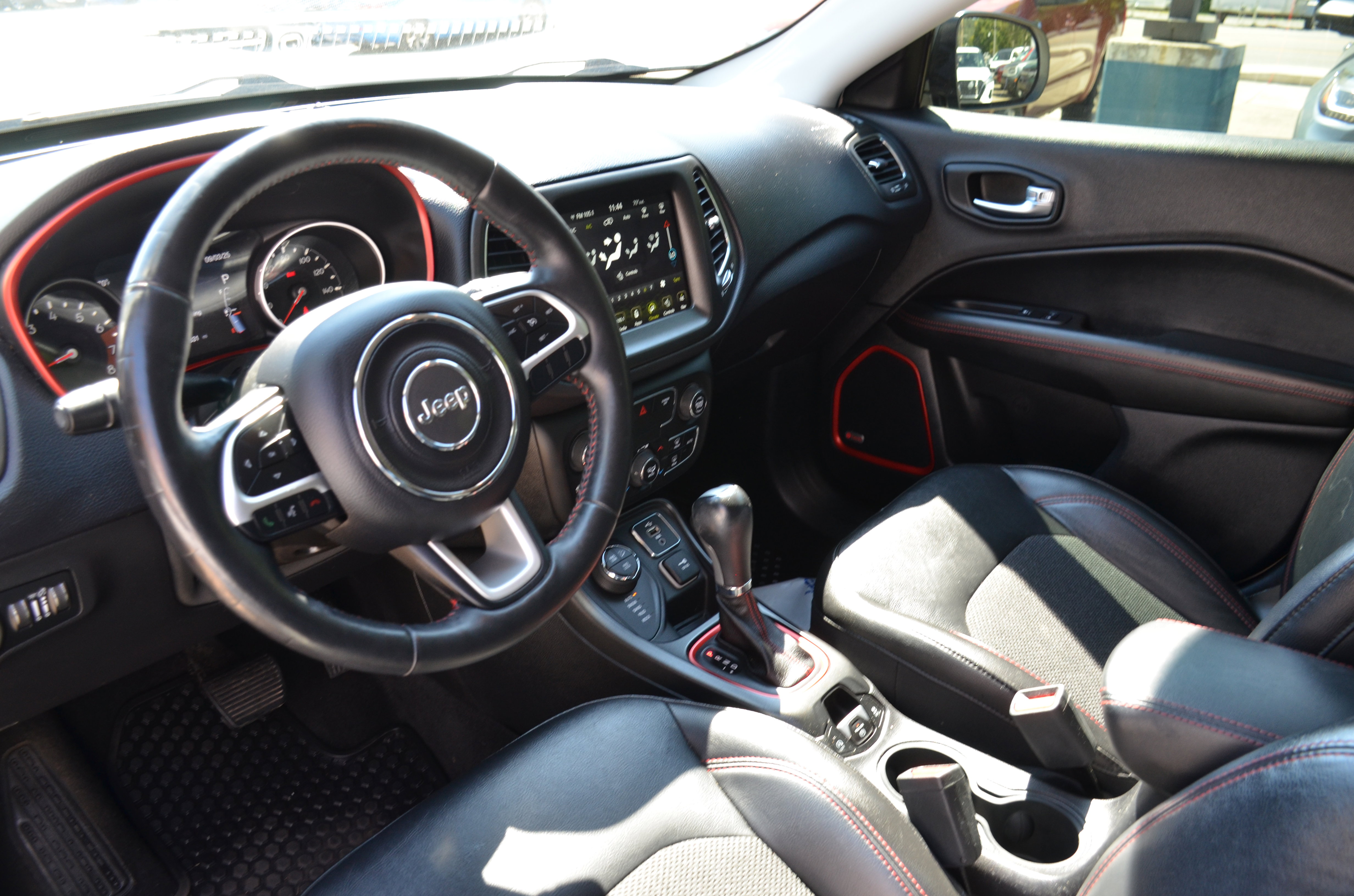 Used 2018 Jeep Compass Trailhawk w/ Navigation Group image 15