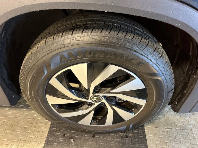 Certified 2025 Volkswagen Tiguan S FWD image 9