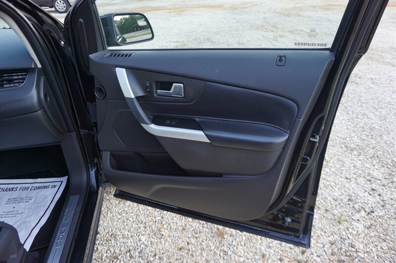 Used 2012 Ford Edge Limited w/ Driver Entry Pkg FWD image 31