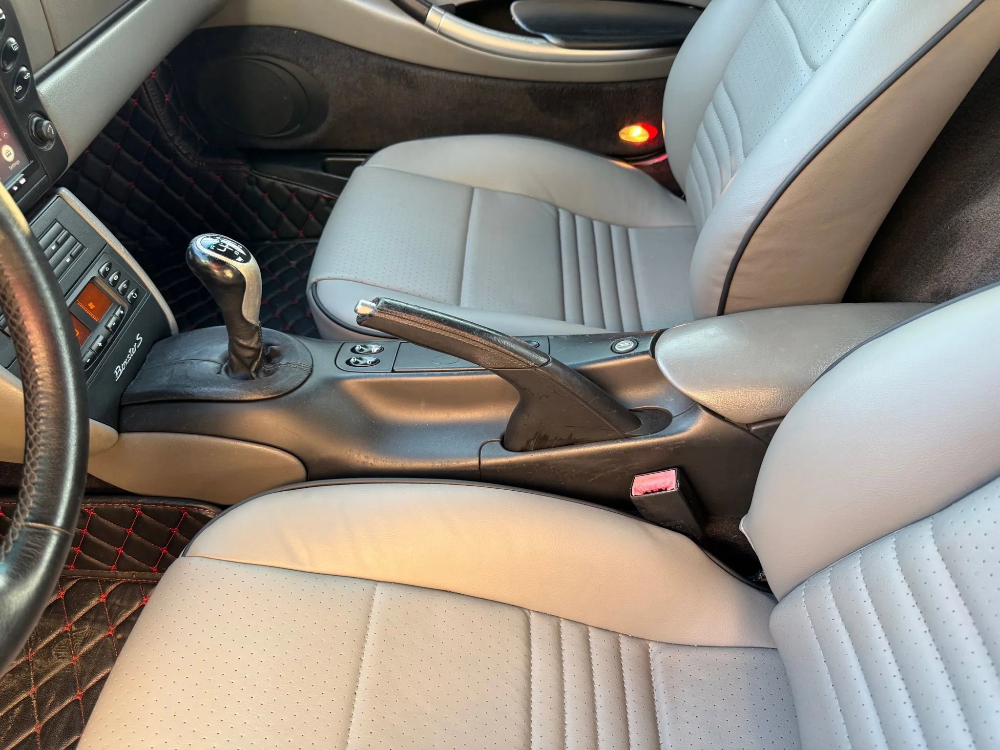 Used 2002 Porsche Boxster S image 9