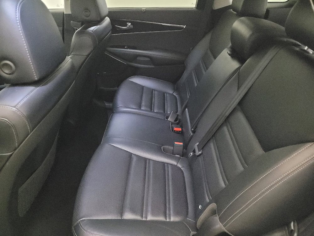 Used 2019 Kia Sorento SX w/ SX Touring Package image 18
