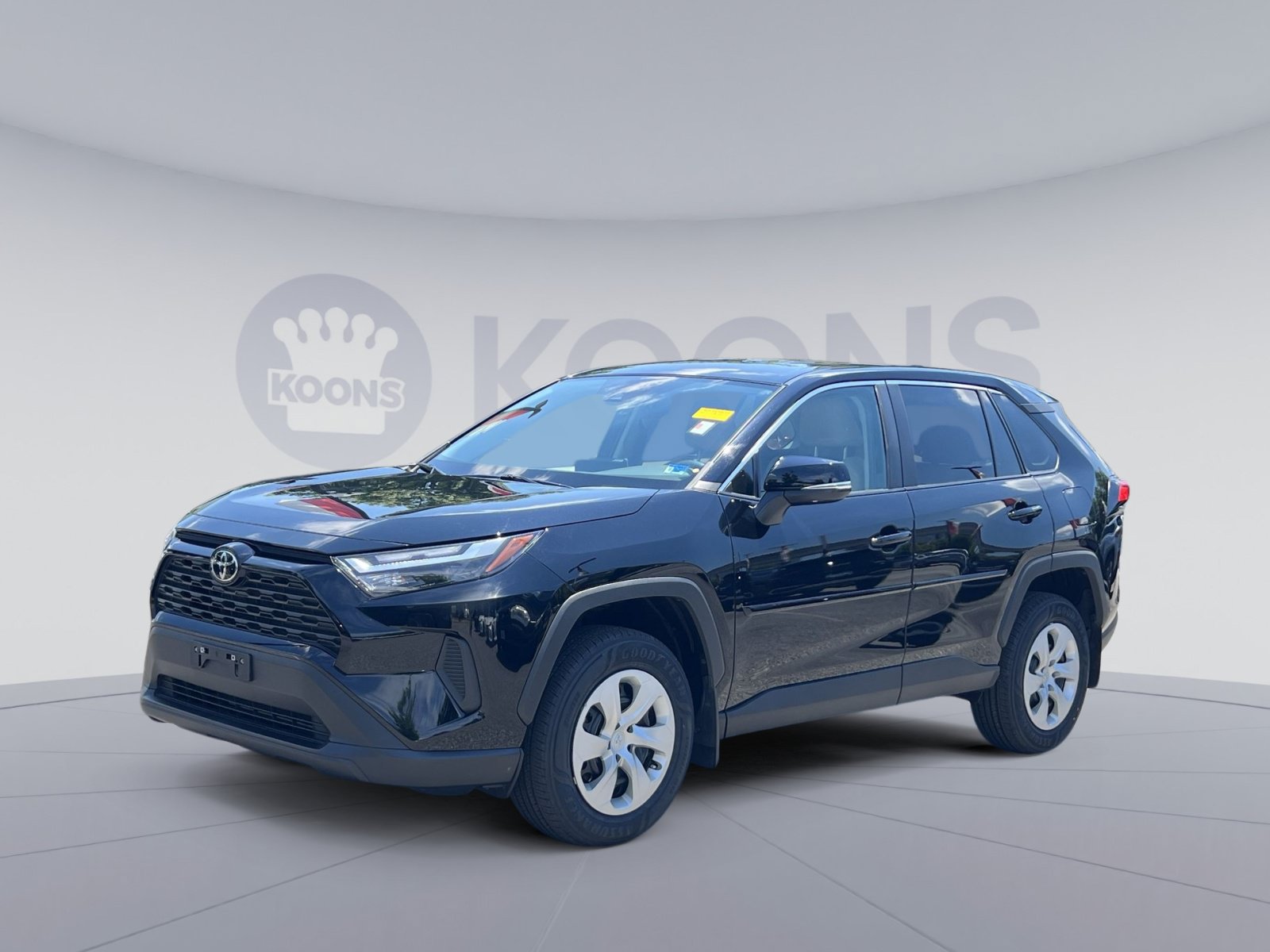 Used 2023 Toyota RAV4 LE AWD/4WD image 1