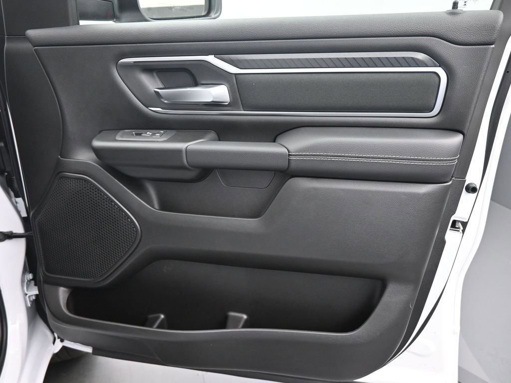New 2026 RAM 1500 4x4 Crew Cab image 23