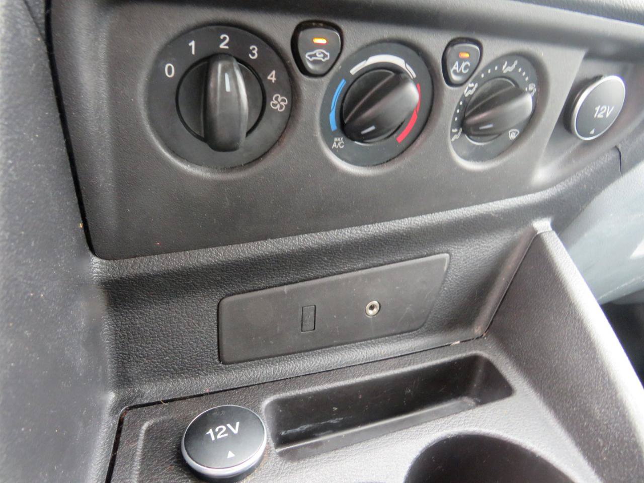 Used 2015 Ford Transit 250 130 Low Roof w/ Exterior Upgrade Package RWD image 14