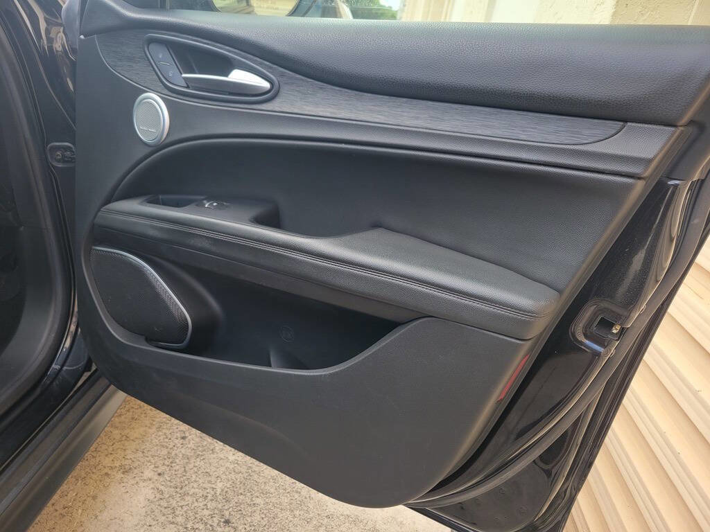Used 2019 Alfa Romeo Stelvio Sprint w/ Nero Edizione image 25
