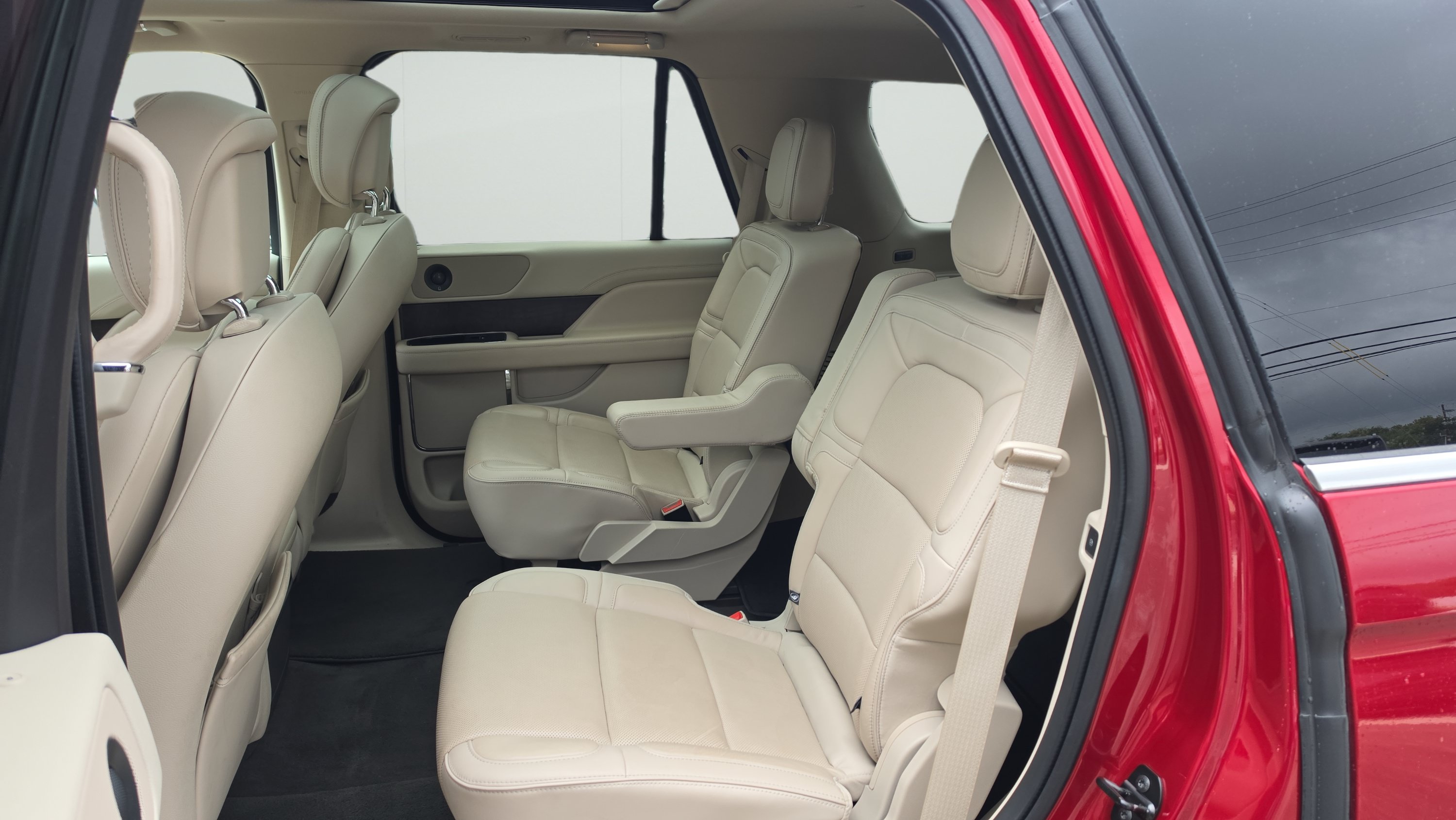 Used 2018 Lincoln Navigator Select w/ Technology Package RWD image 21
