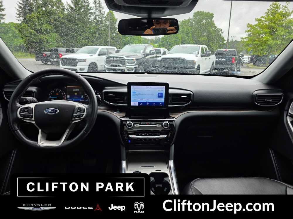 Used 2021 Ford Explorer Limited w/ Equipment Group 301A AWD/4WD image 21