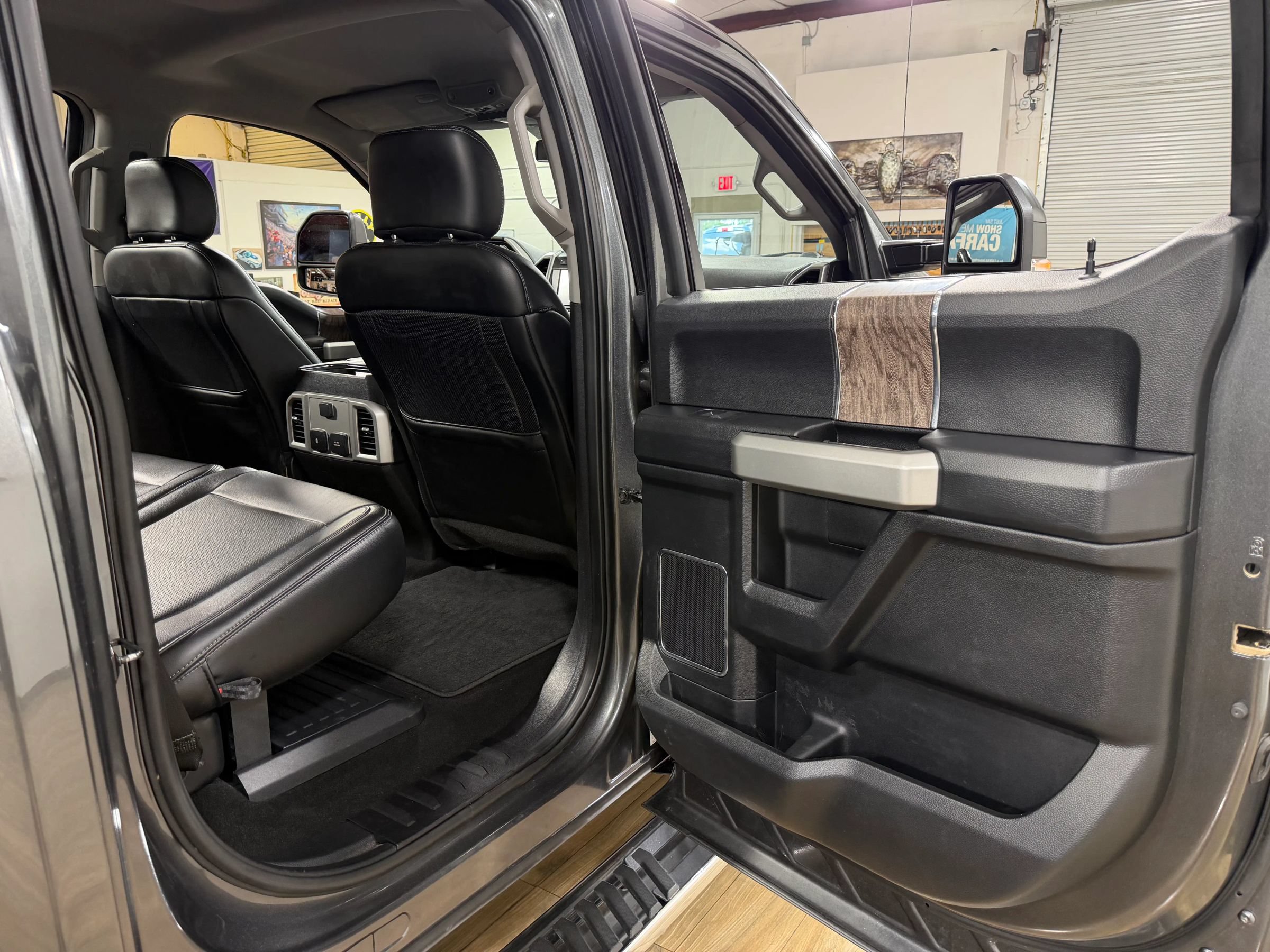 Used 2019 Ford F350 Lariat w/ Lariat Ultimate Package AWD/4WD image 17