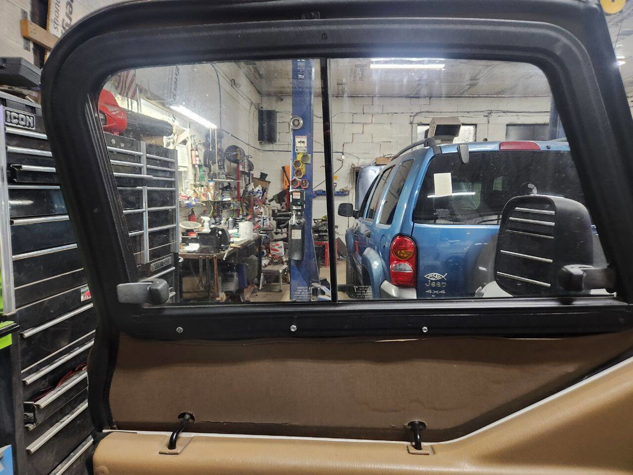 Used 2000 Jeep Wrangler Sahara image 12