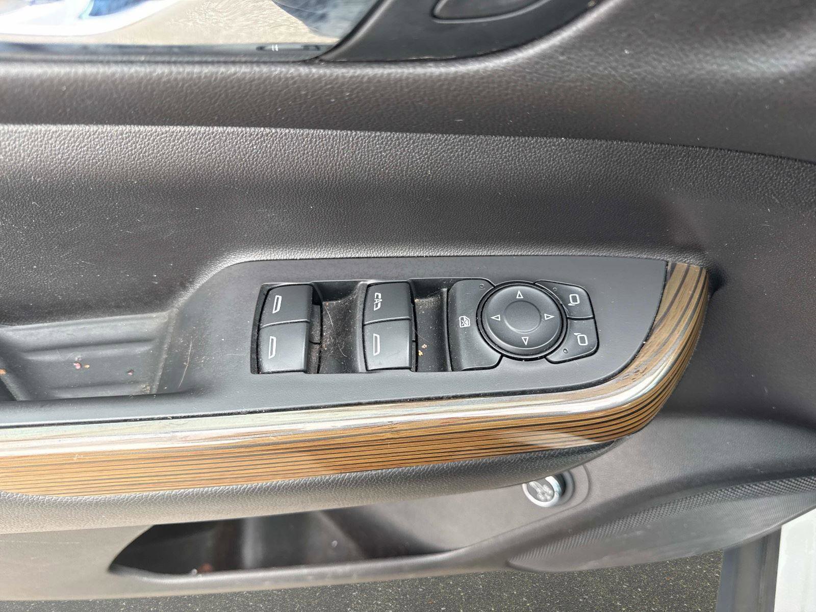 Used 2021 GMC Acadia SLE w/ Driver Convenience Package image 19