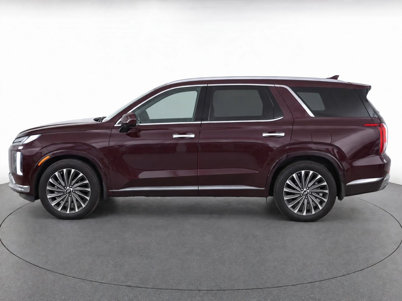 Used 2023 Hyundai Palisade Calligraphy FWD image 3