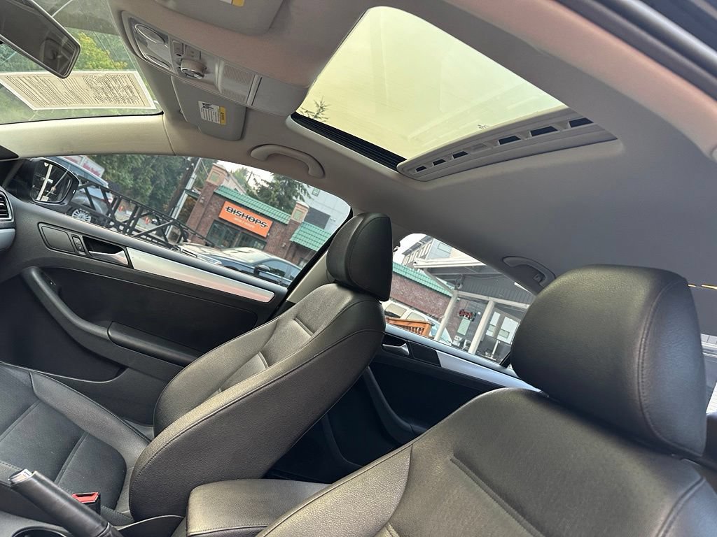 Used 2012 Volkswagen Jetta TDI FWD image 13