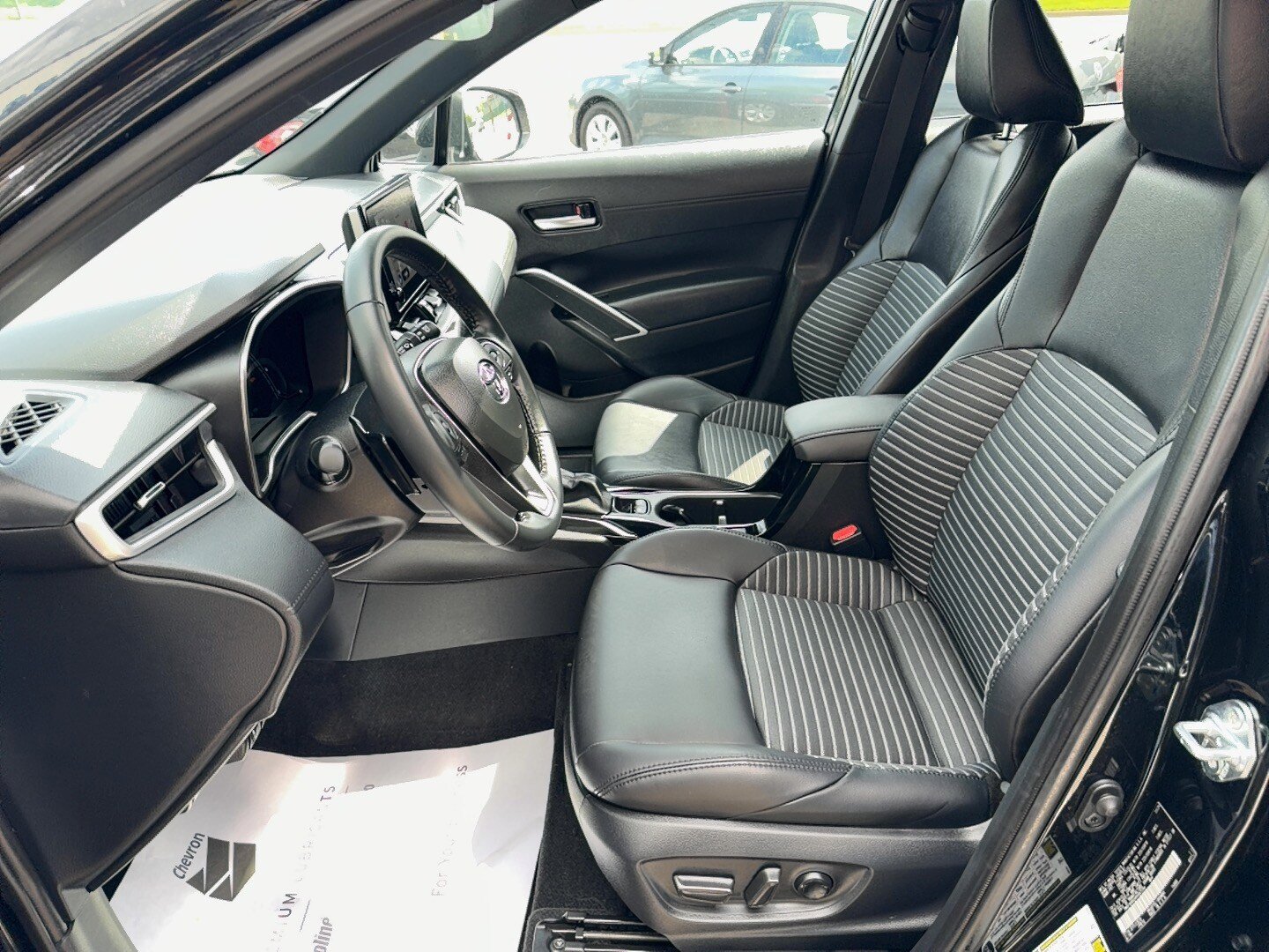 Used 2024 Toyota Corolla Cross AWD Hybrid image 6