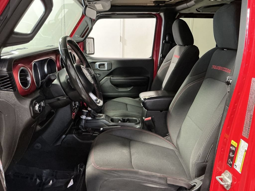 Used 2021 Jeep Wrangler Unlimited Rubicon w/ Cold Weather Group AWD/4WD image 14