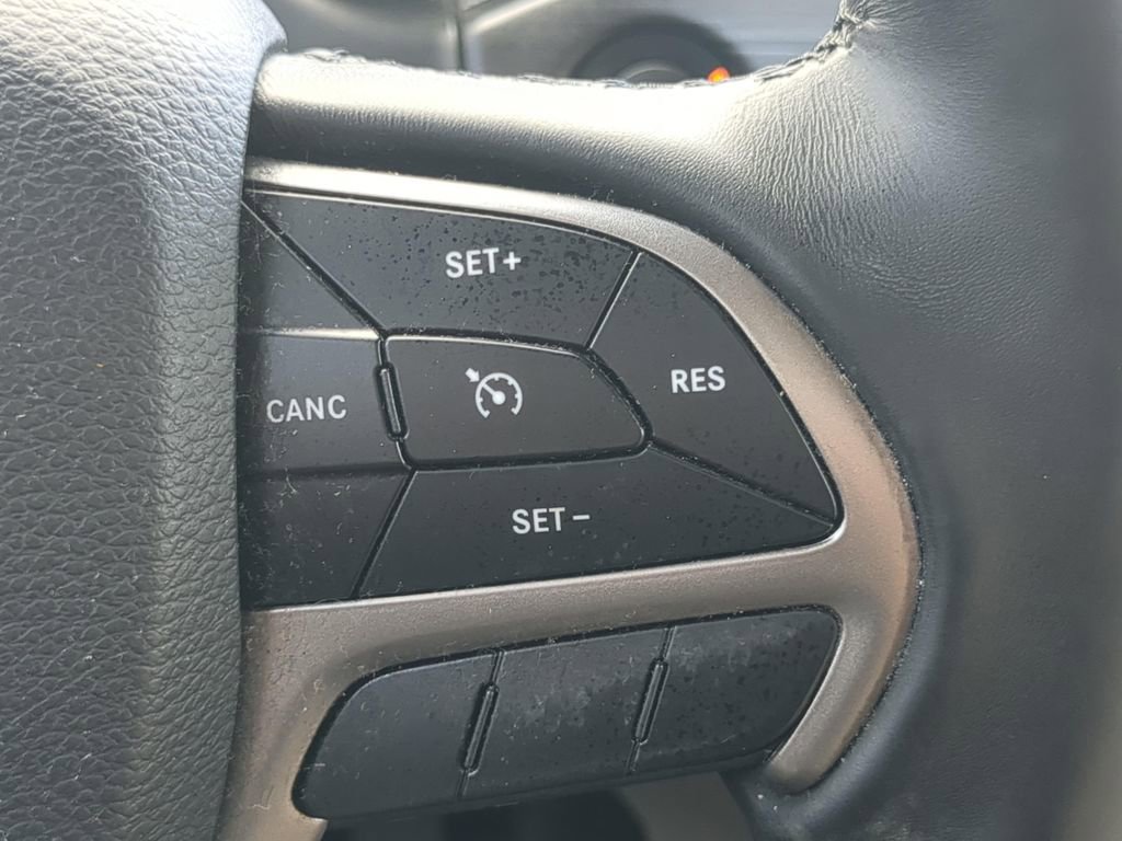 Used 2019 Jeep Grand Cherokee Laredo RWD image 19