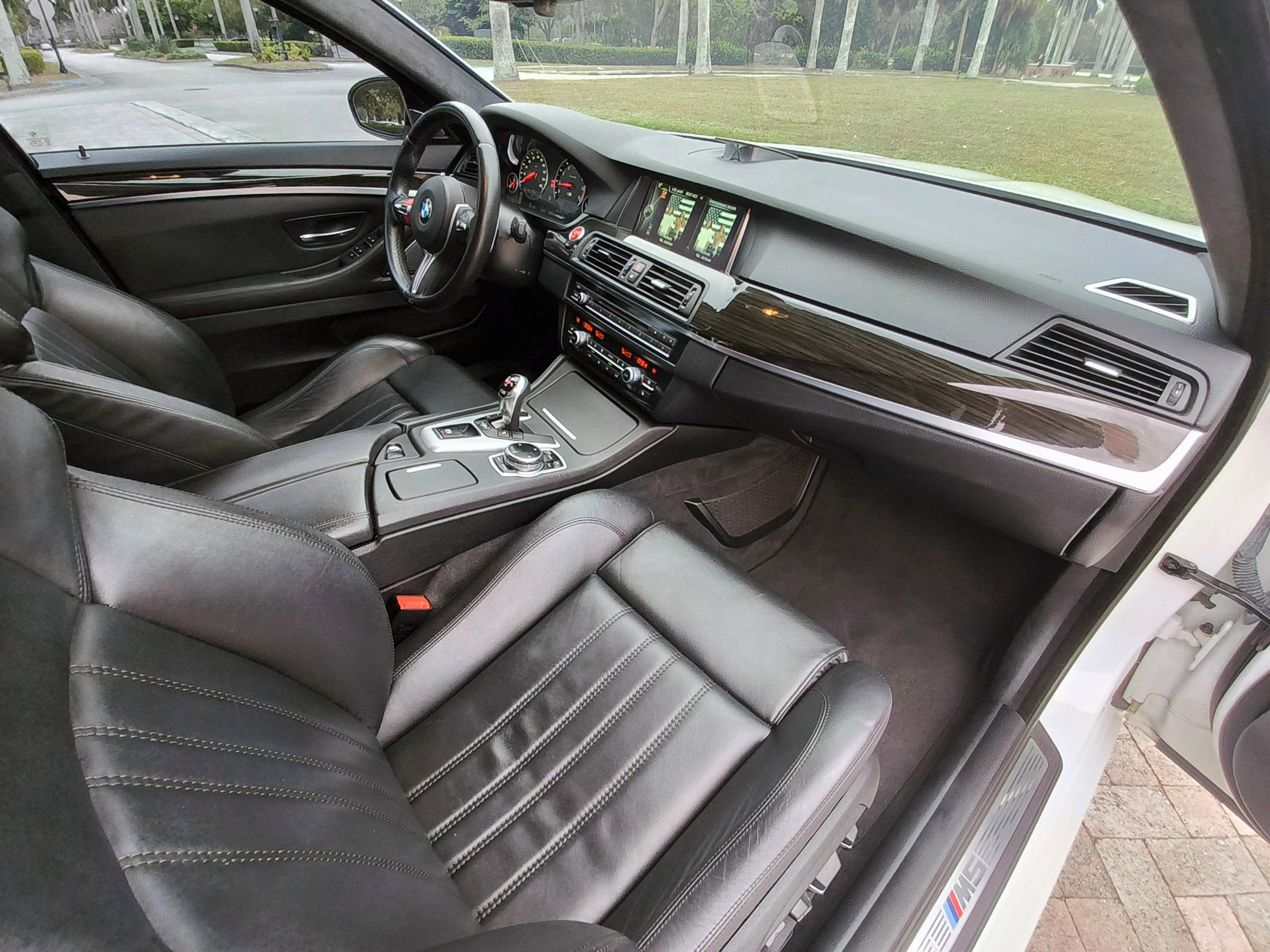 Used 2014 BMW M5 image 41