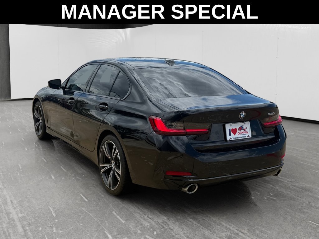 Used 2023 BMW 330i Sedan w/ Convenience Package RWD image 3