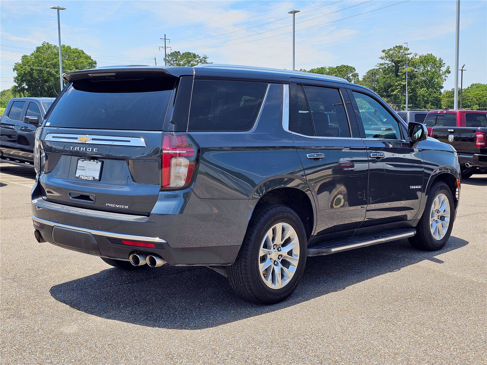Used 2021 Chevrolet Tahoe Premier w/ Premium Package AWD/4WD image 8
