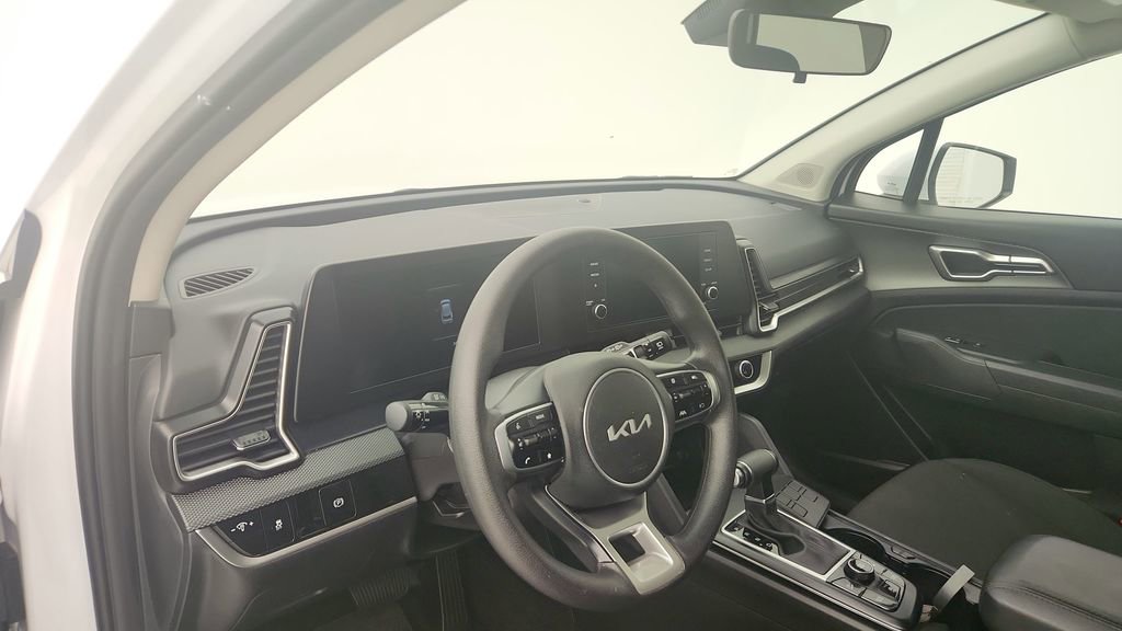 Used 2025 Kia Sportage LX FWD image 14