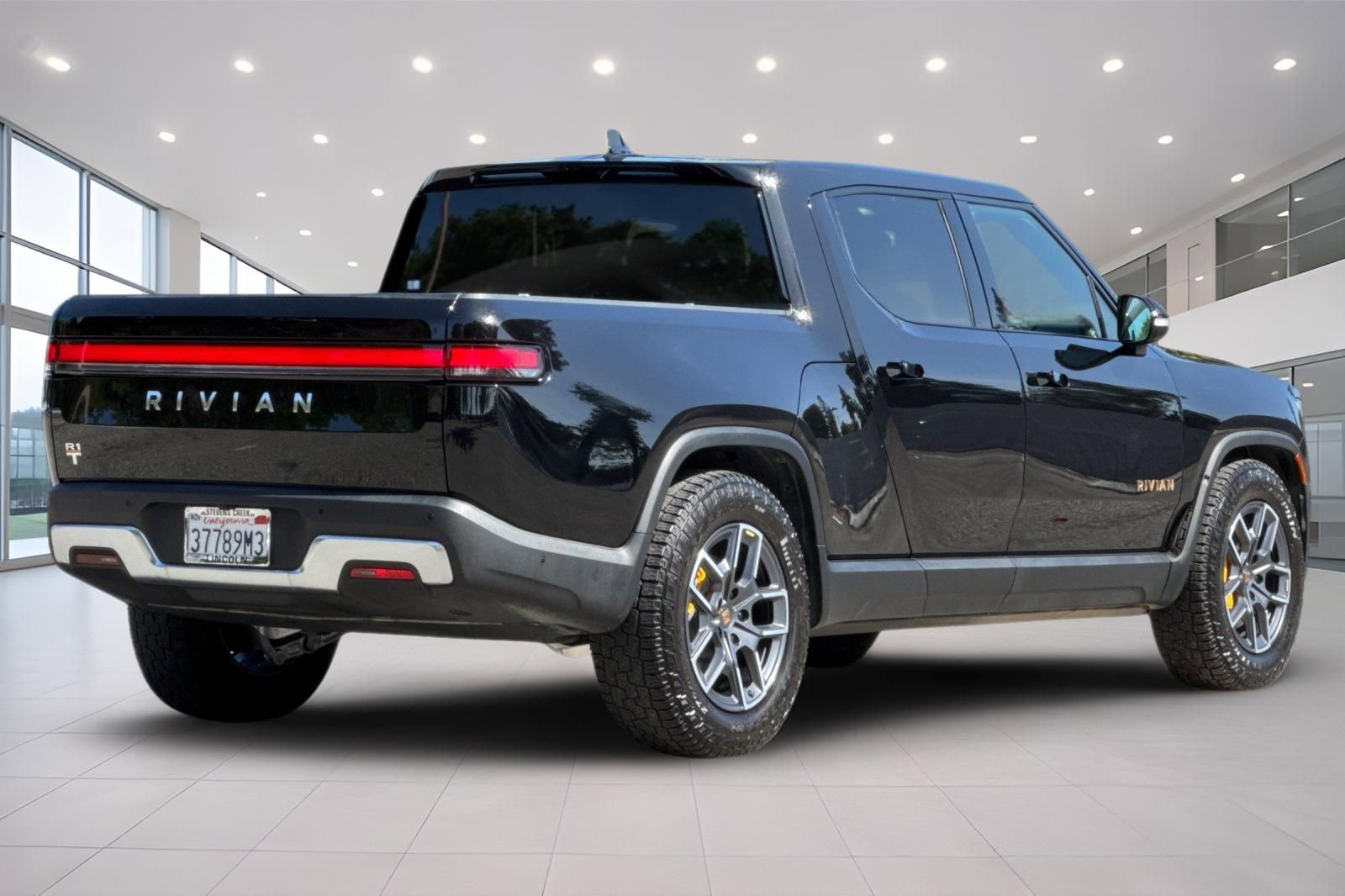 Used 2022 Rivian R1T Adventure AWD/4WD image 4