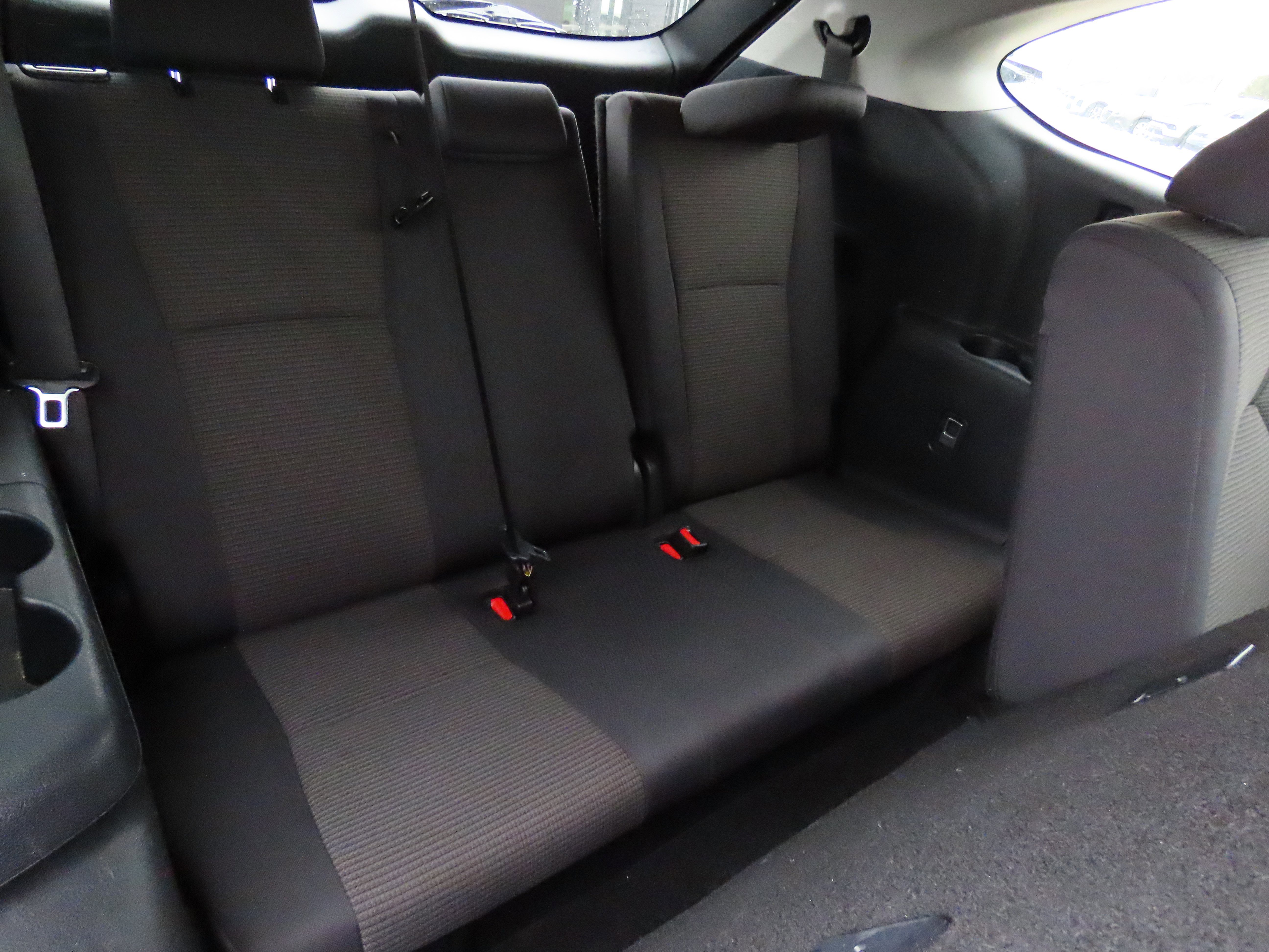 Used 2024 Toyota Highlander LE image 16