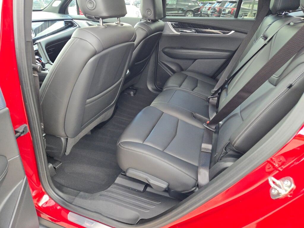 Used 2023 Cadillac XT6 Premium Luxury image 21