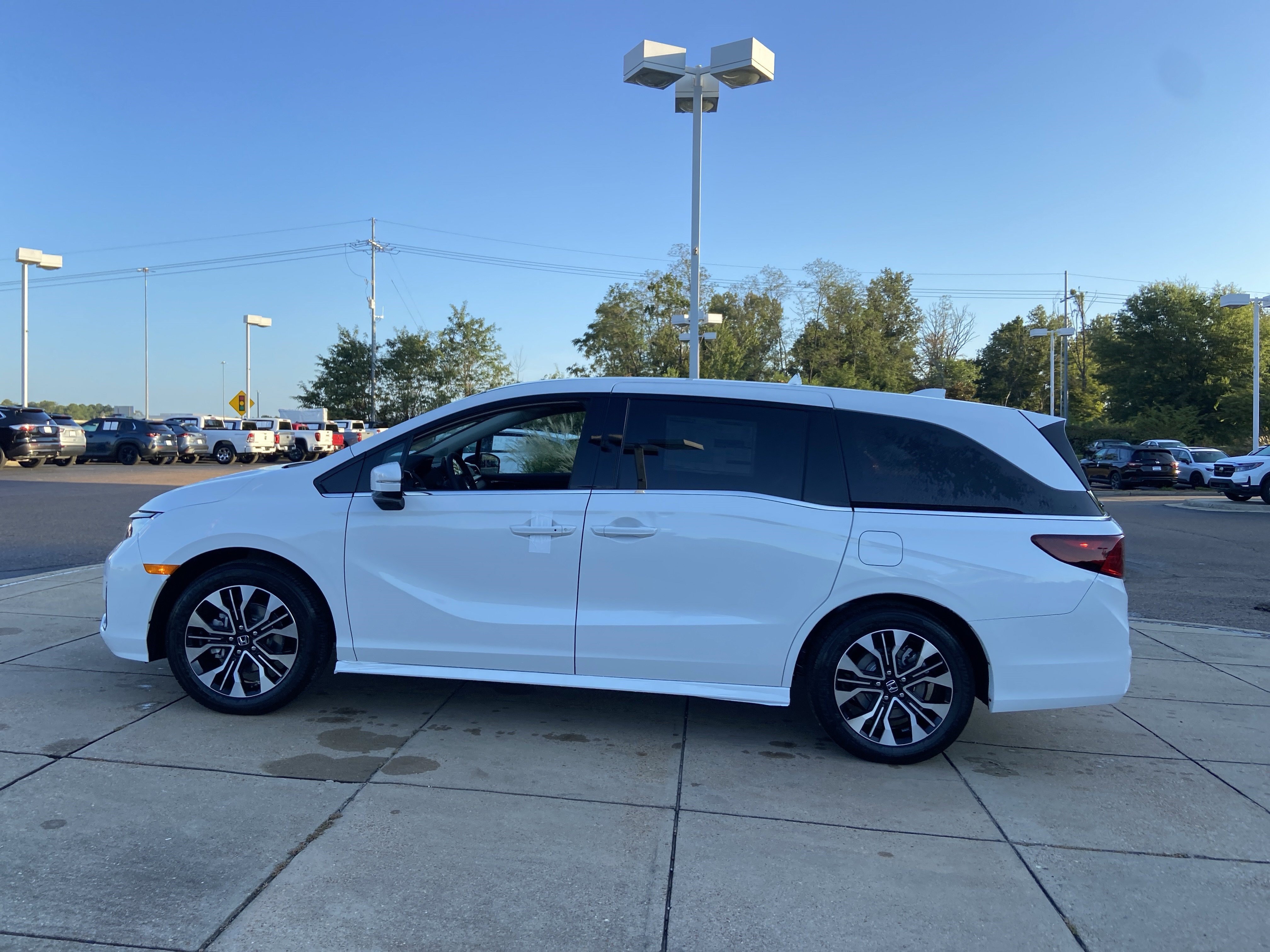 New 2027 Honda Odyssey Elite image 6