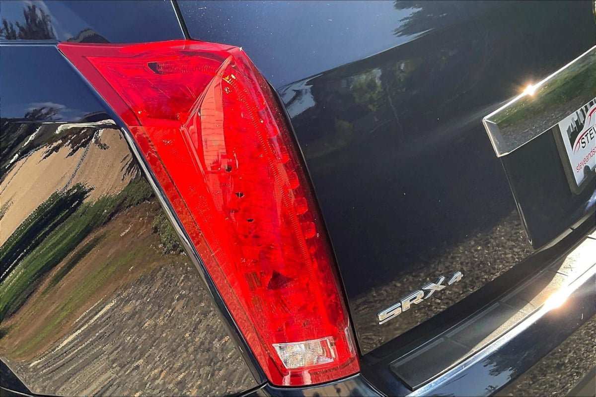 Used 2011 Cadillac SRX Luxury AWD/4WD image 22