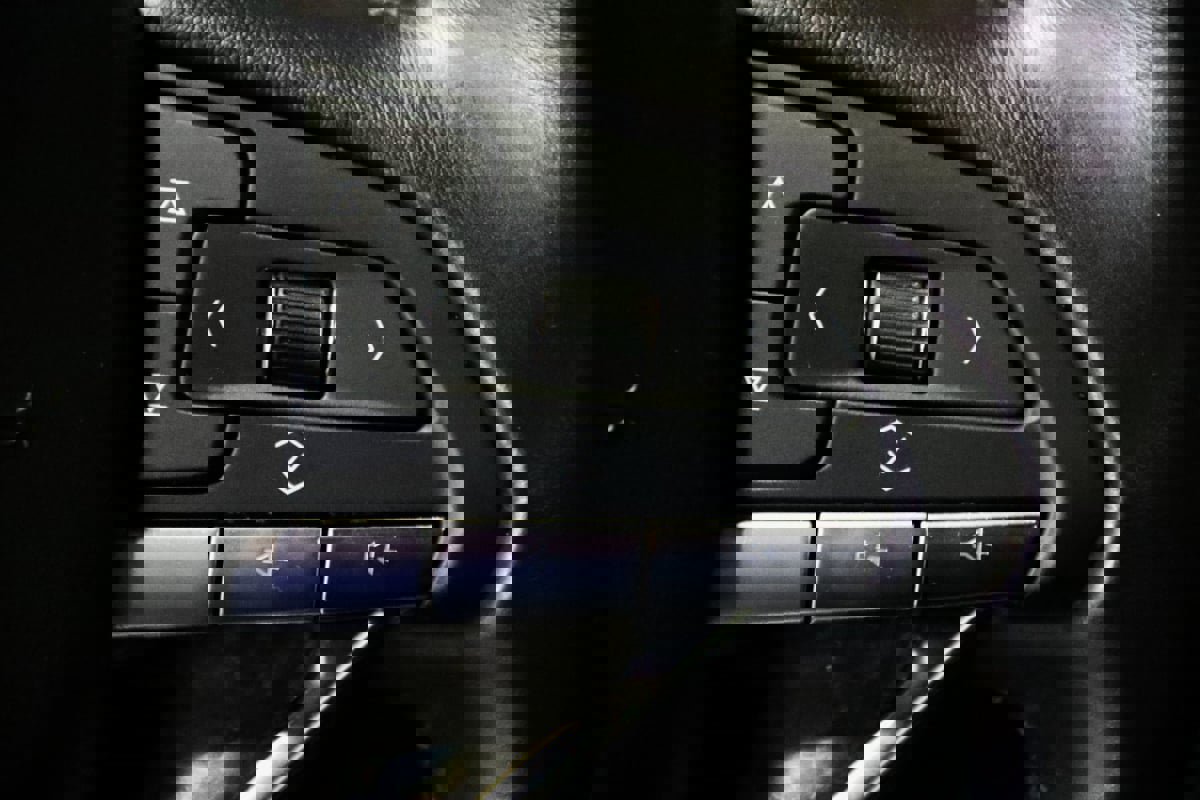 Used 2022 Cadillac XT6 Premium Luxury w/ Technology Package image 12