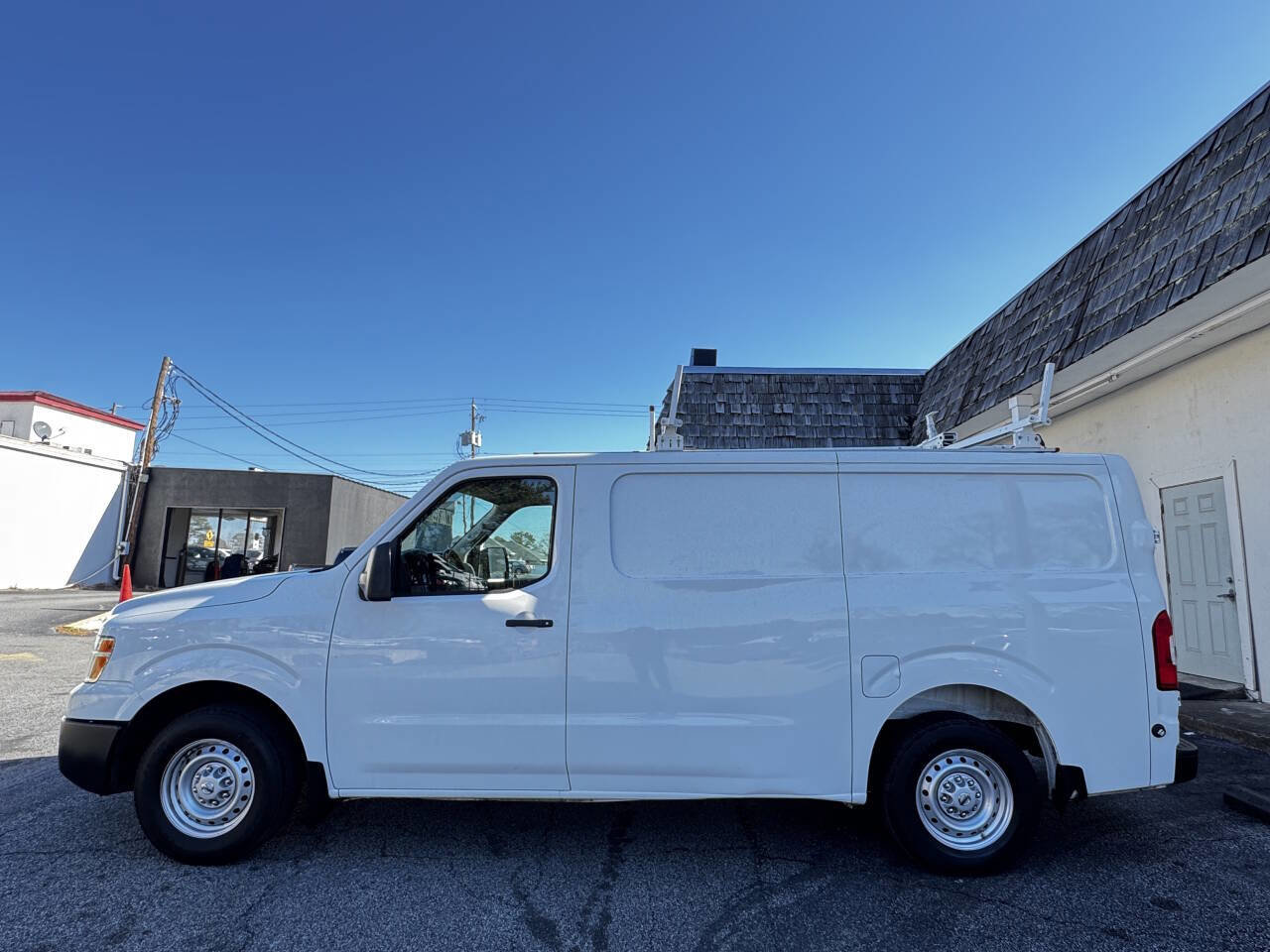 Used 2018 Nissan NV 2500 SV image 5