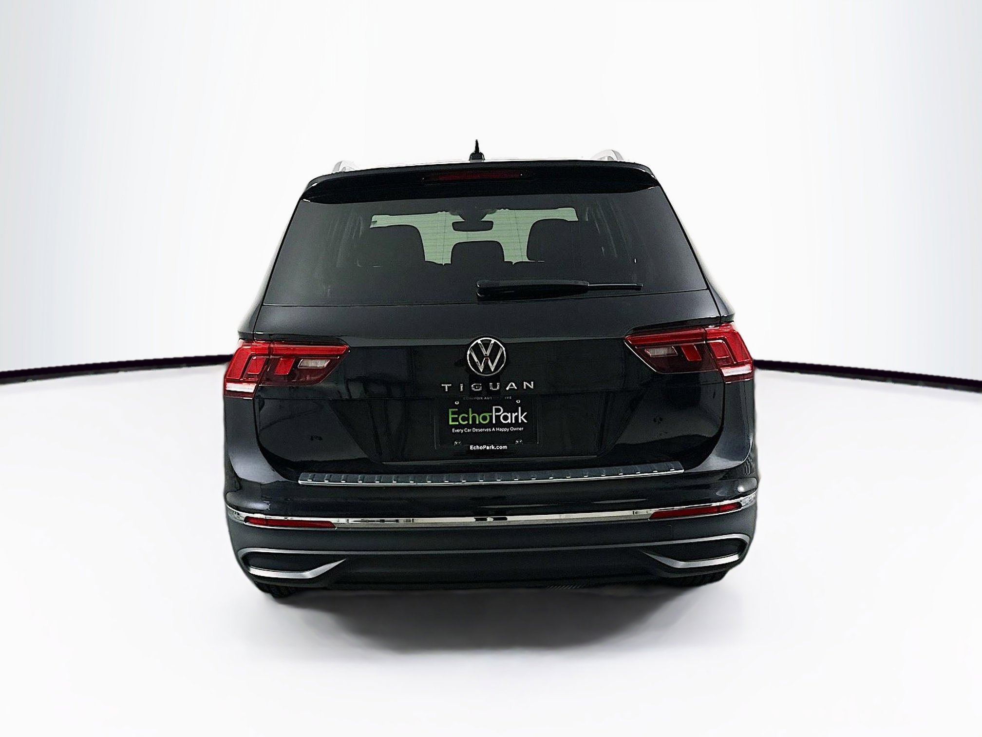 Used 2024 Volkswagen Tiguan Wolfsburg Edition image 7