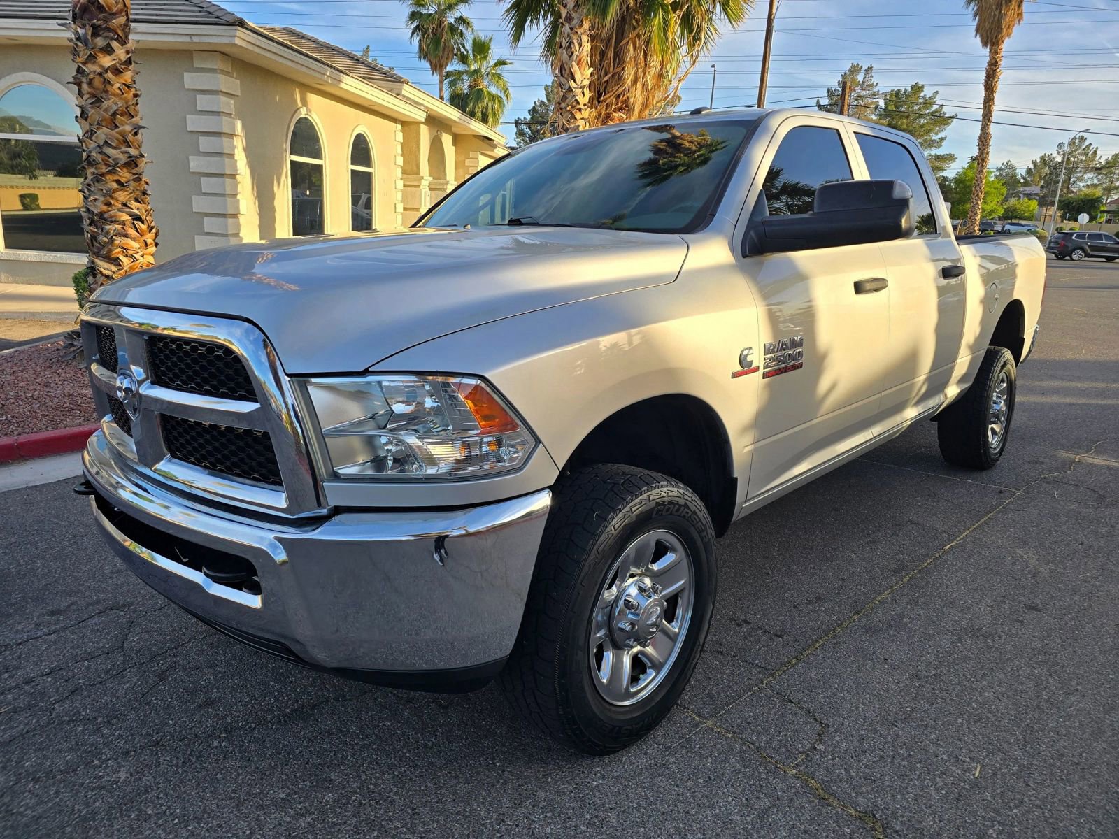 Used 2018 RAM 2500 Tradesman w/ Chrome Appearance Group AWD/4WD image 3