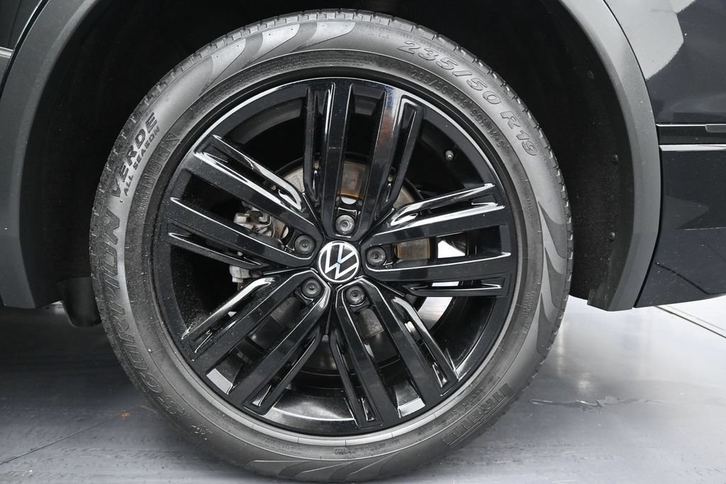 Used 2022 Volkswagen Tiguan SE R-Line FWD image 14