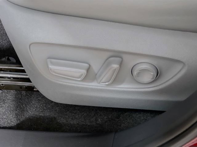 New 2026 Toyota Highlander XLE image 13