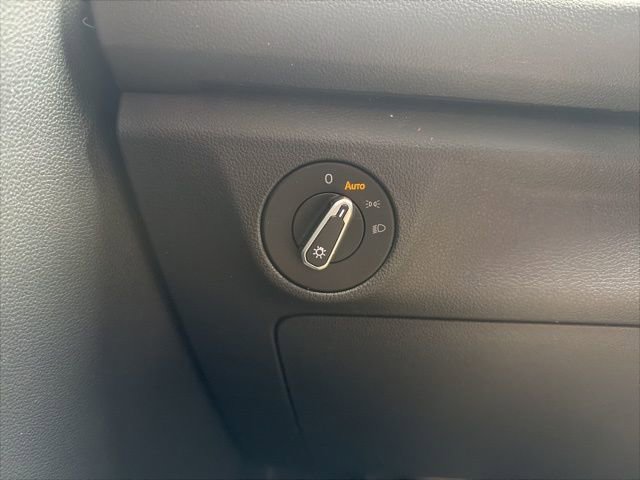 Used 2024 Volkswagen Jetta SE FWD image 23