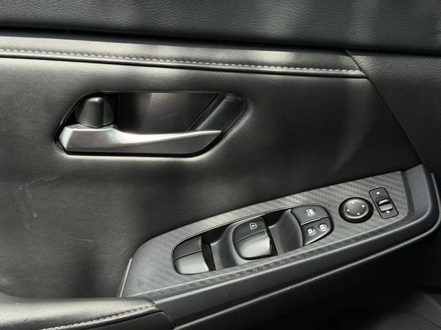 Used 2024 Nissan Sentra SV FWD image 23