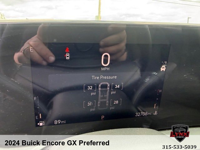 Used 2024 Buick Encore GX Preferred AWD/4WD image 32