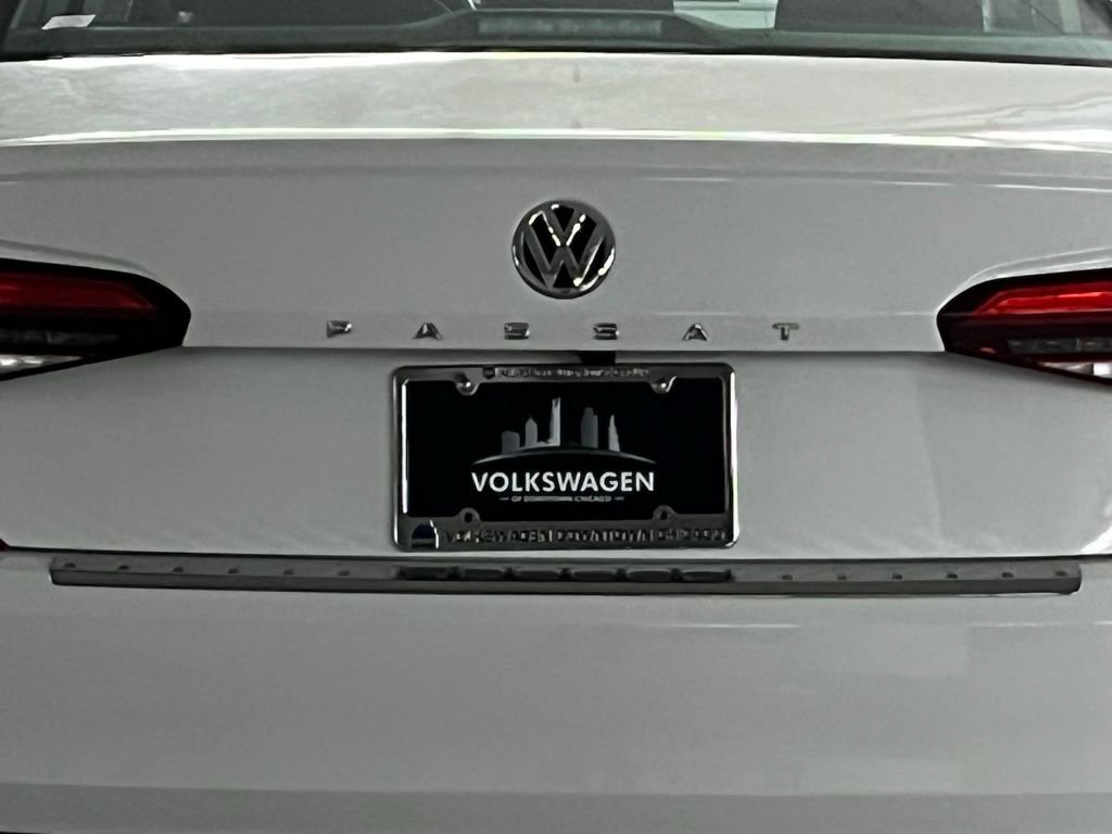 Certified 2022 Volkswagen Passat 2.0T SE FWD image 35