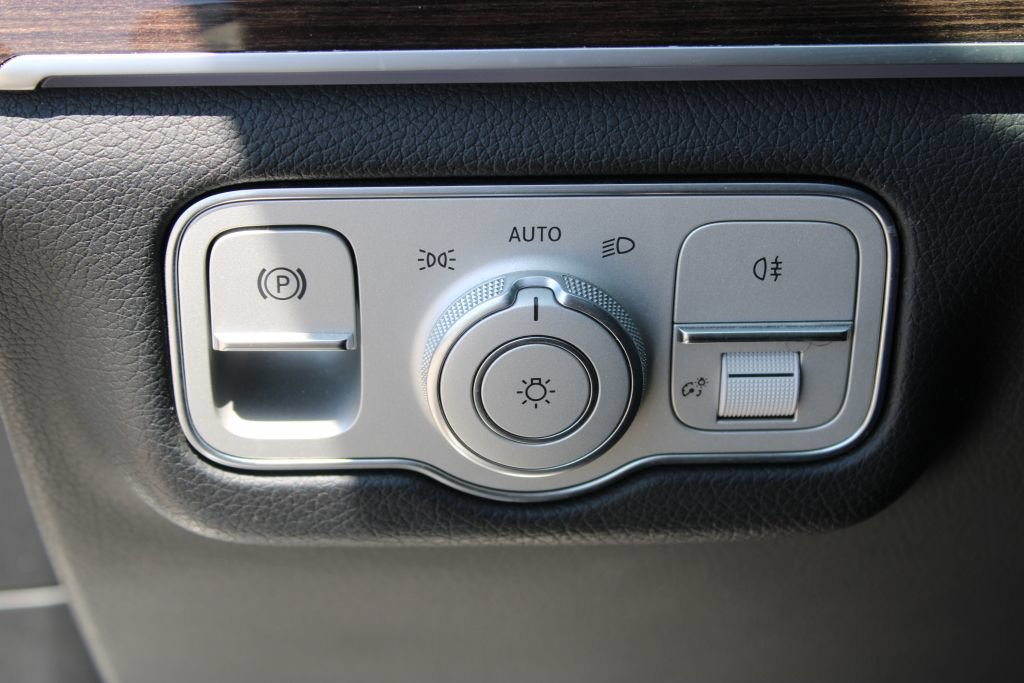Used 2024 Mercedes-Benz GLS 450 4MATIC image 32