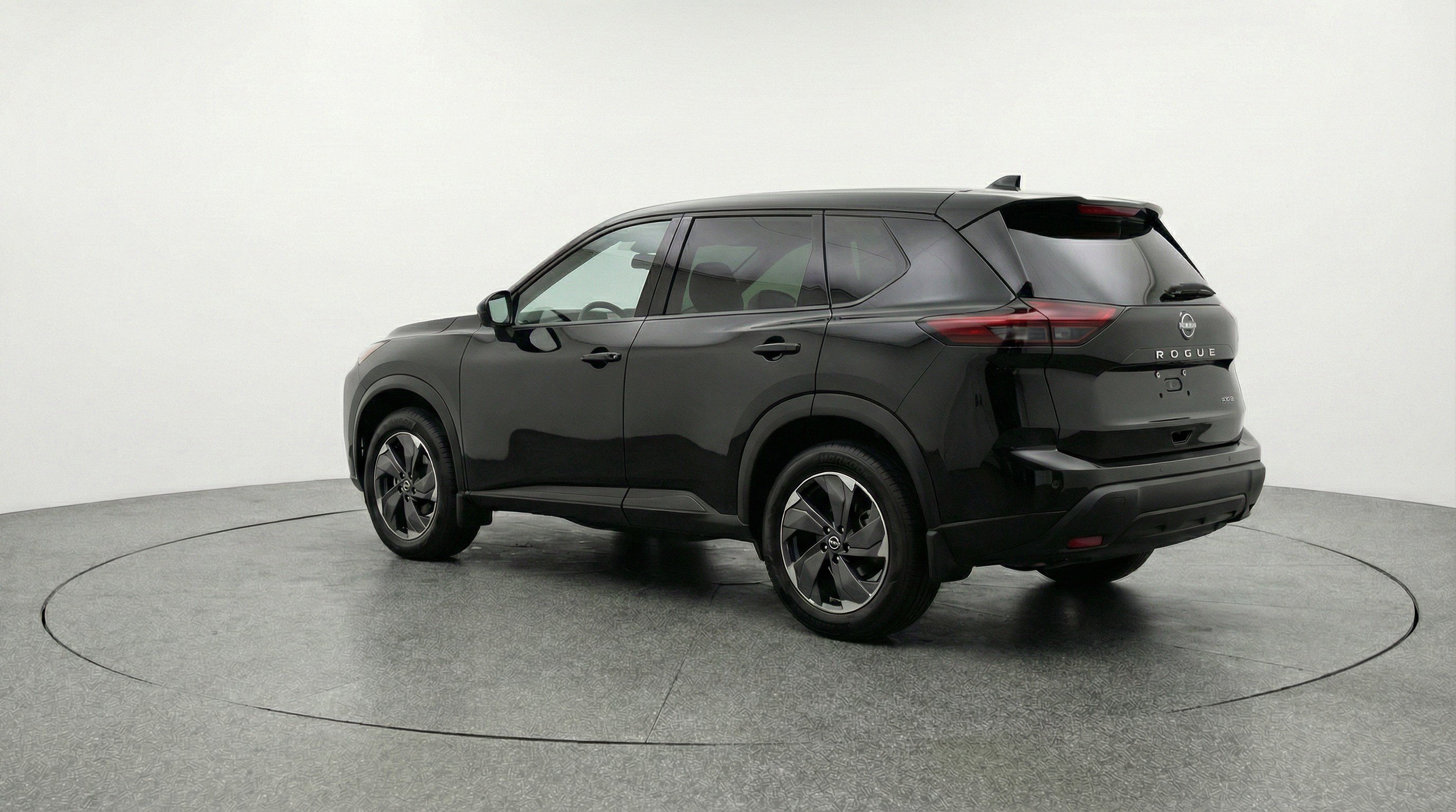 Used 2025 Nissan Rogue SV image 6