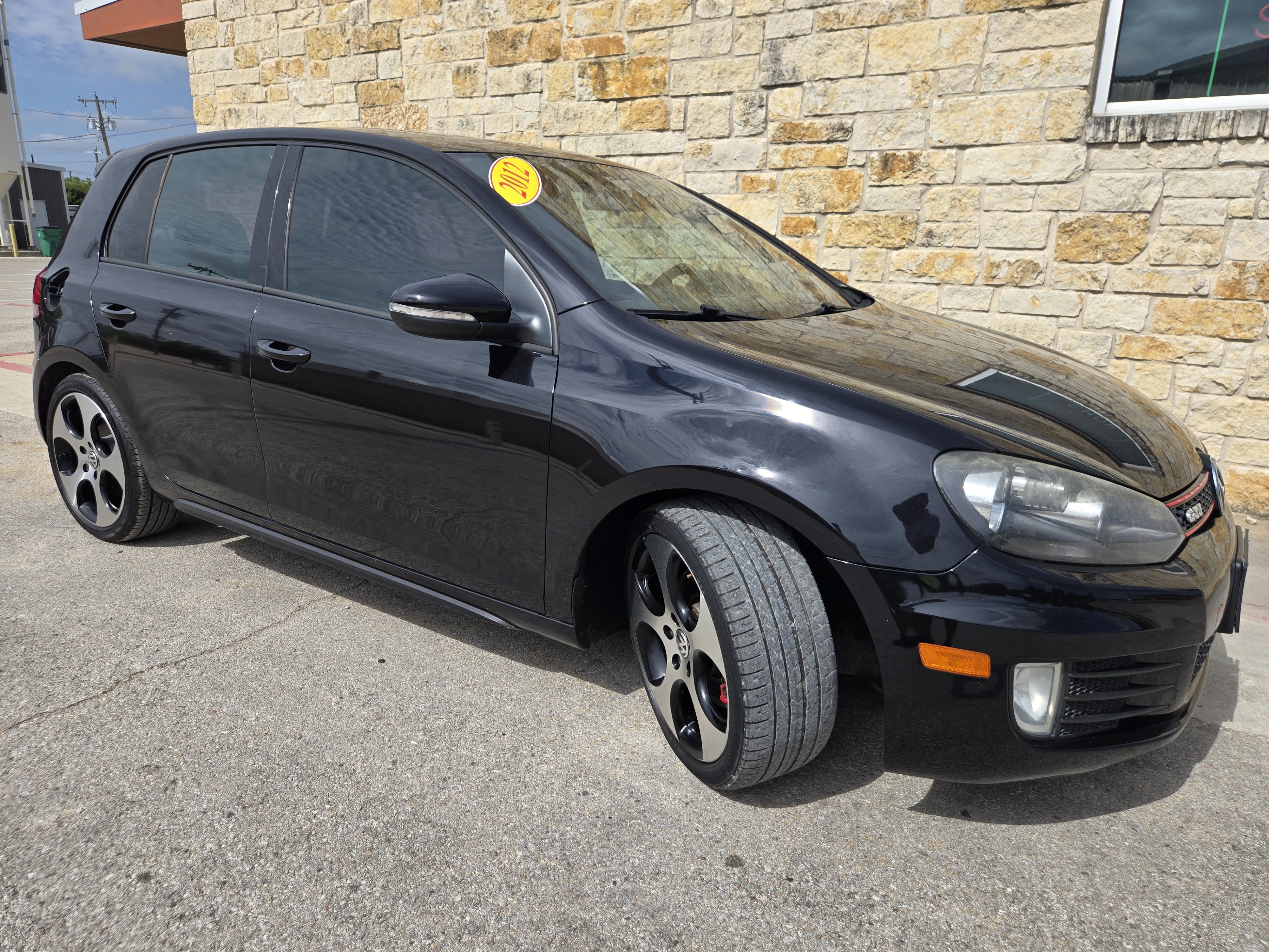 Used 2012 Volkswagen Golf 4-Door FWD image 19