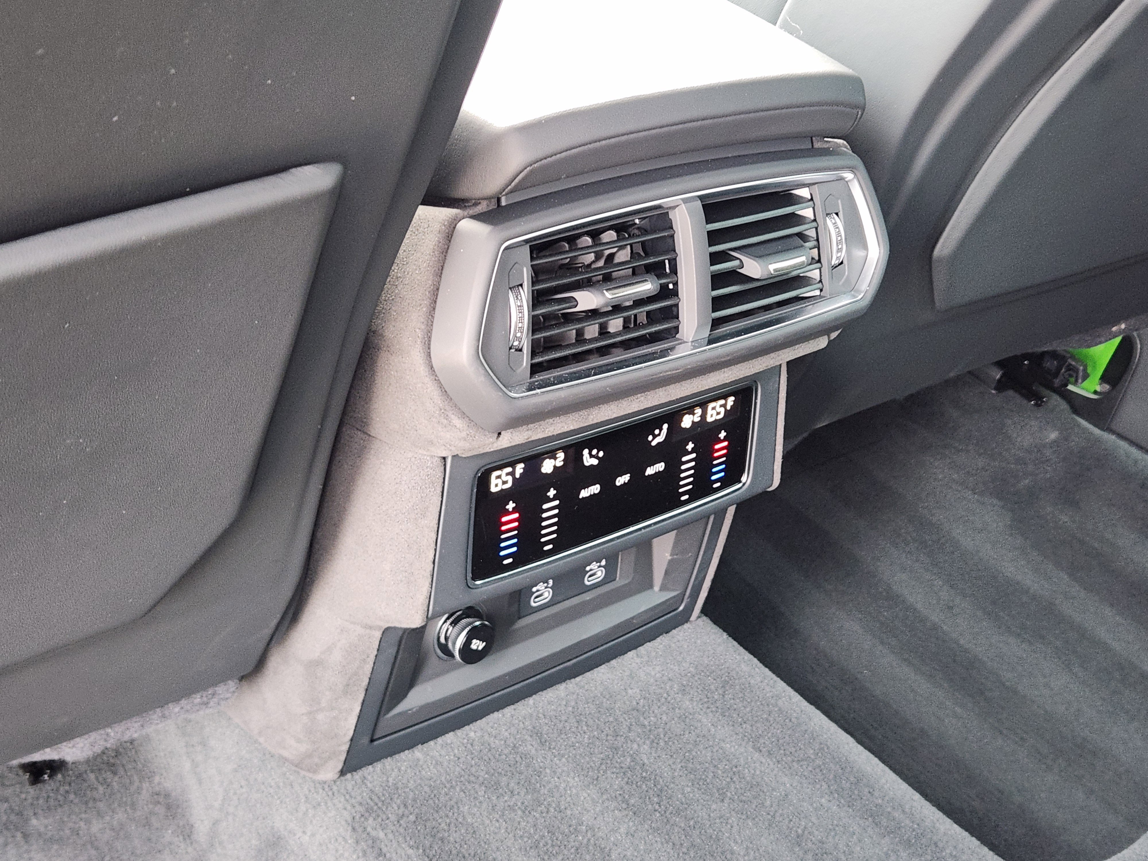 Used 2025 Lamborghini Urus SE image 30