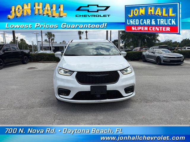 Used 2022 Chrysler Pacifica Touring-L w/ Uconnect Theater Family Group FWD image 14