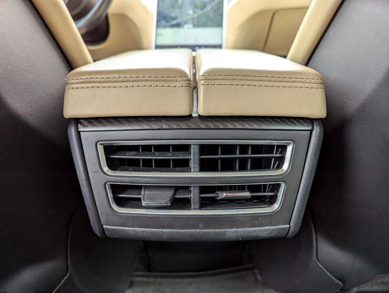 Used 2015 Tesla Model S AWD image 29