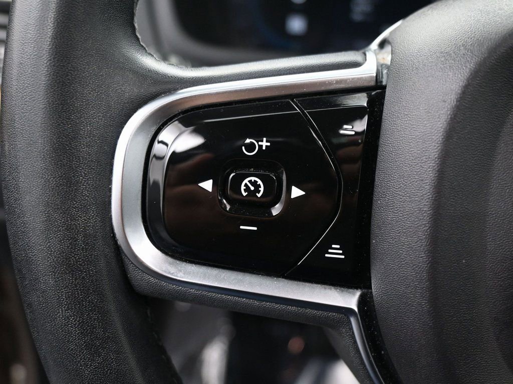 Used 2023 Volvo XC90 B6 Plus AWD/4WD image 24