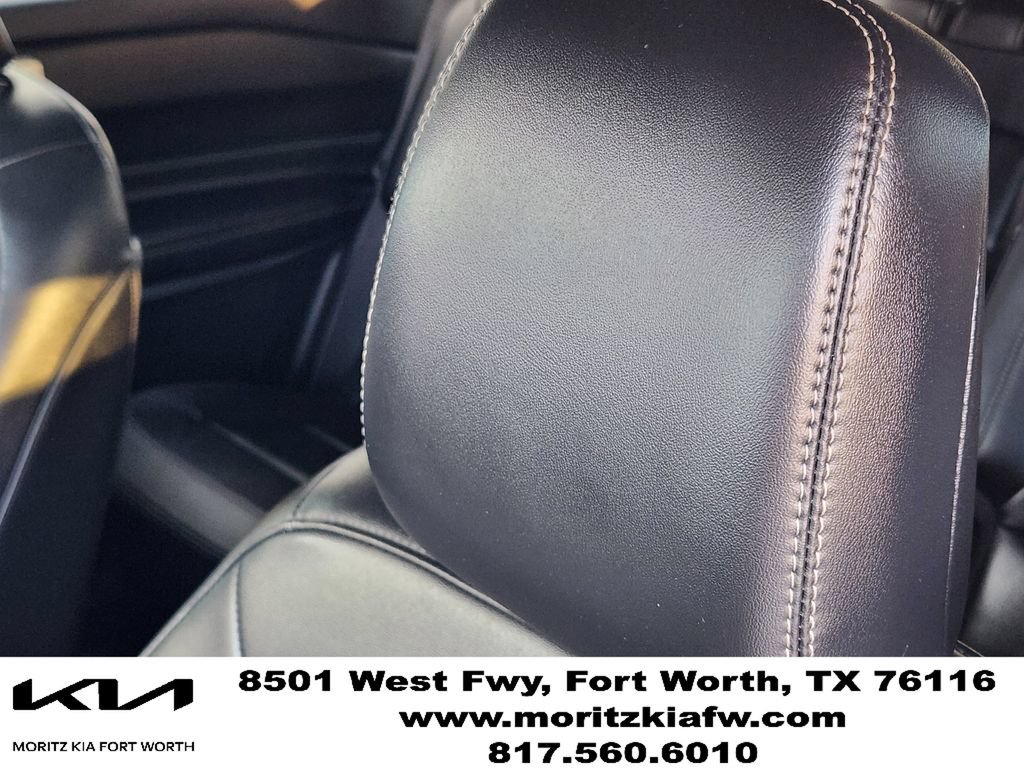 Used 2023 Ford Explorer XLT w/ Equipment Group 202A RWD image 11