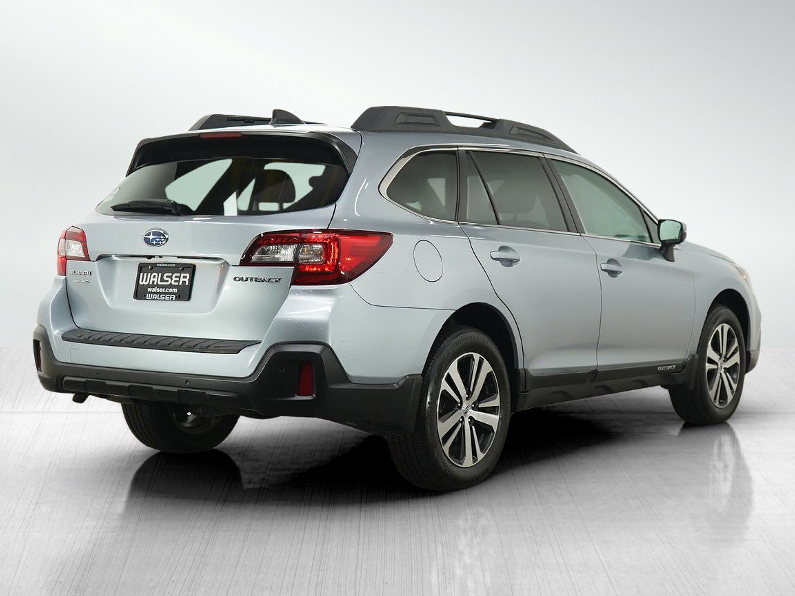 Used 2018 Subaru Outback 2.5i Limited AWD/4WD image 5